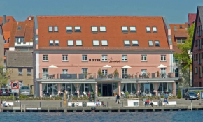 Hotel Am Yachthafen in Waren / Müritz